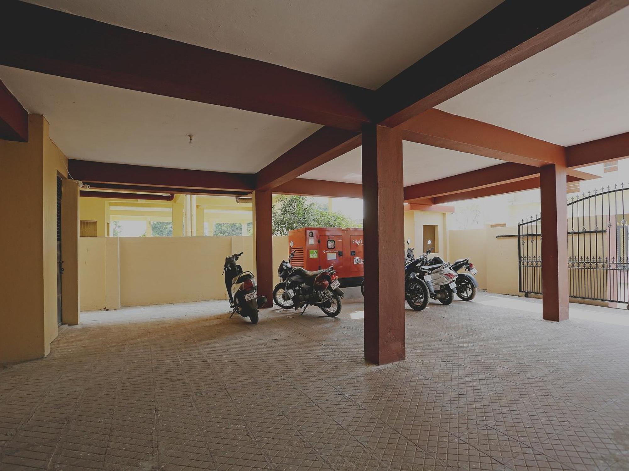 Oyo 17276 The Maple Tree Hotels Bhubaneswar Extérieur photo